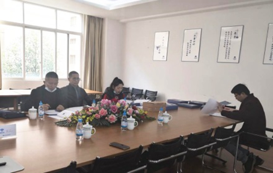 昆明高新區(qū)安監(jiān)局一行到我司進(jìn)行年終考核工作